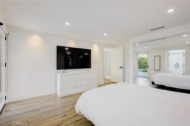 $1,374,900 | 8161 Encino Avenue, Northridge, CA 91325