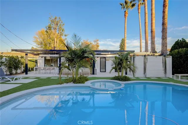 $1,374,900 | 8161 Encino Avenue, Northridge, CA 91325