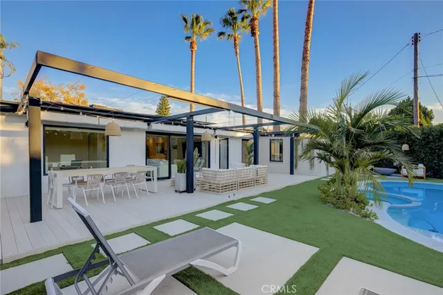 $1,374,900 | 8161 Encino Avenue, Northridge, CA 91325