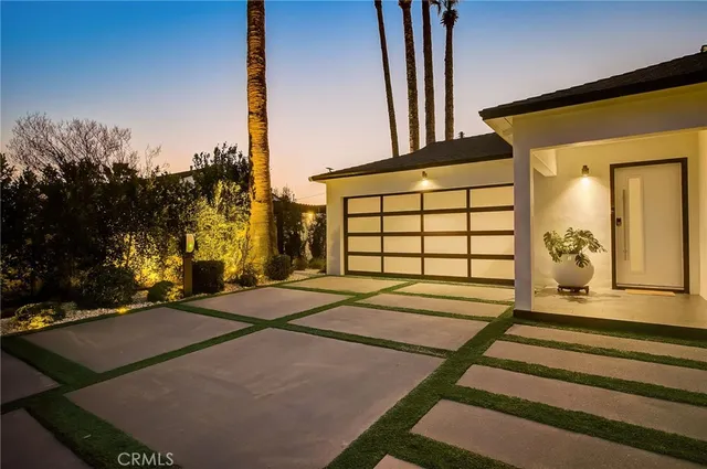 $1,374,900 | 8161 Encino Avenue, Northridge, CA 91325