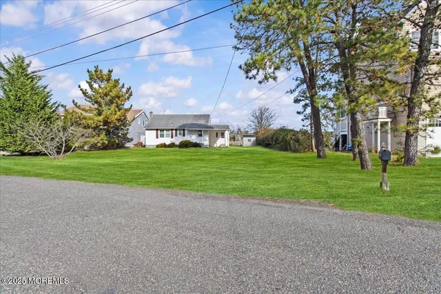 $649,900 | 36 Kettle Creek Drive, Brick, NJ 08723