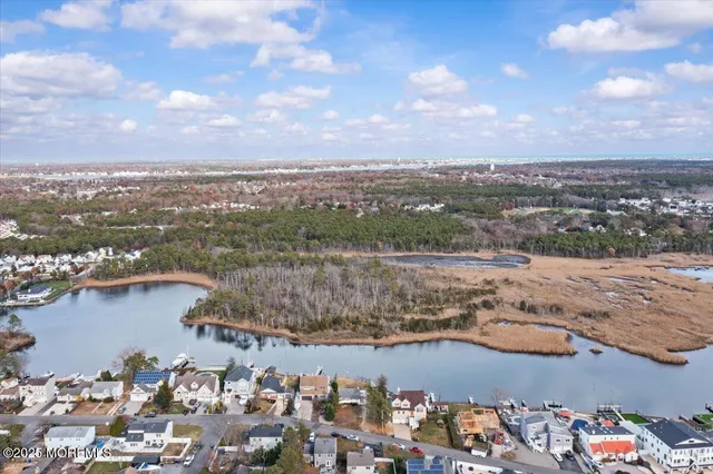 $649,900 | 36 Kettle Creek Drive, Brick, NJ 08723