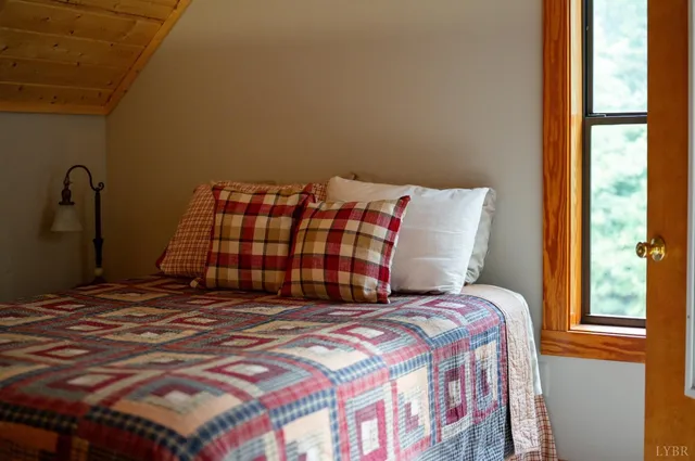 a view of a back yard of the house