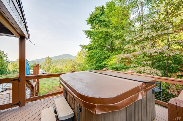 a view of a house with a big yard