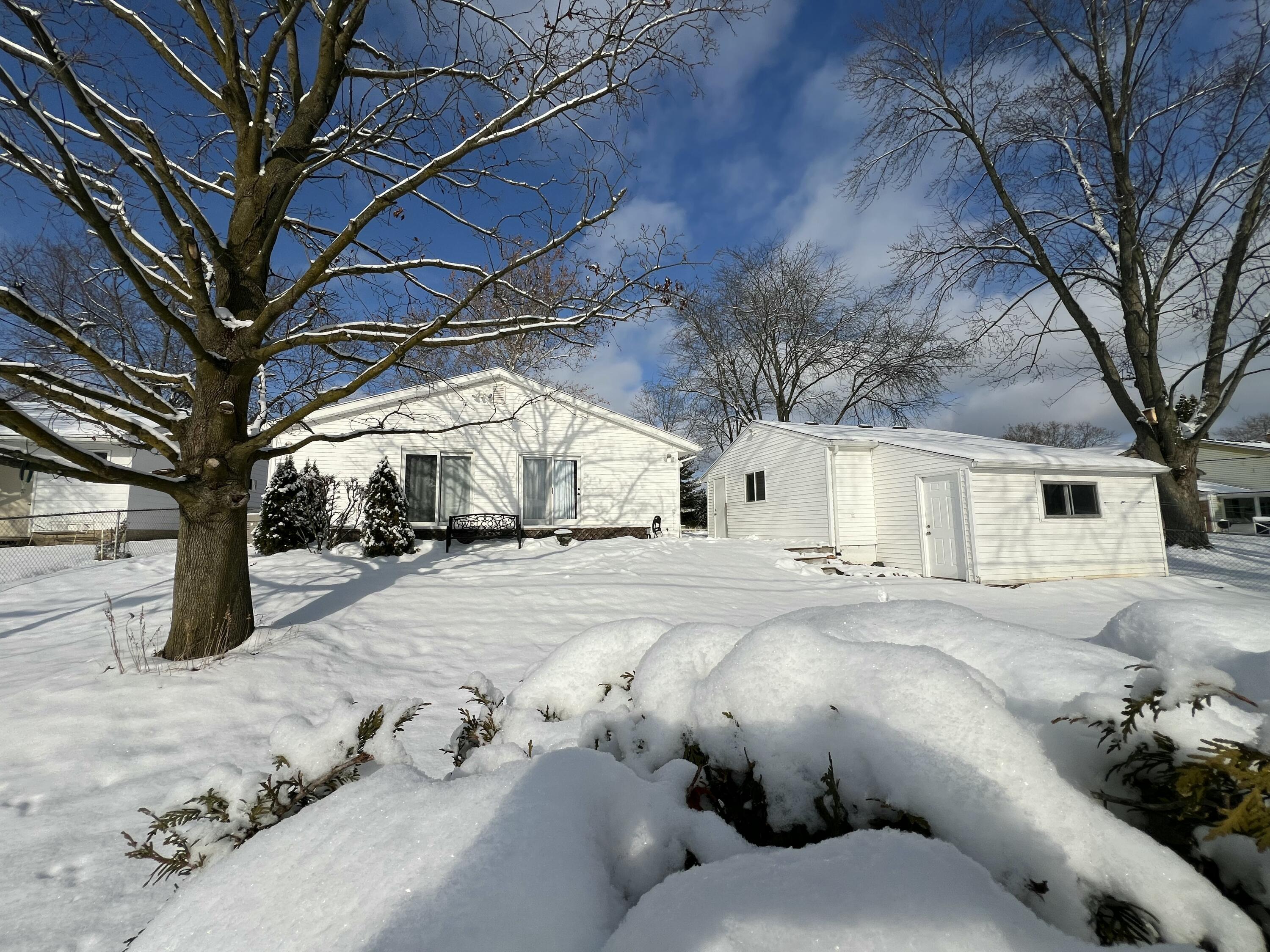 308 Wallace Drive Saline, MI 48176 - Photo 5 of 48 IMG_0831