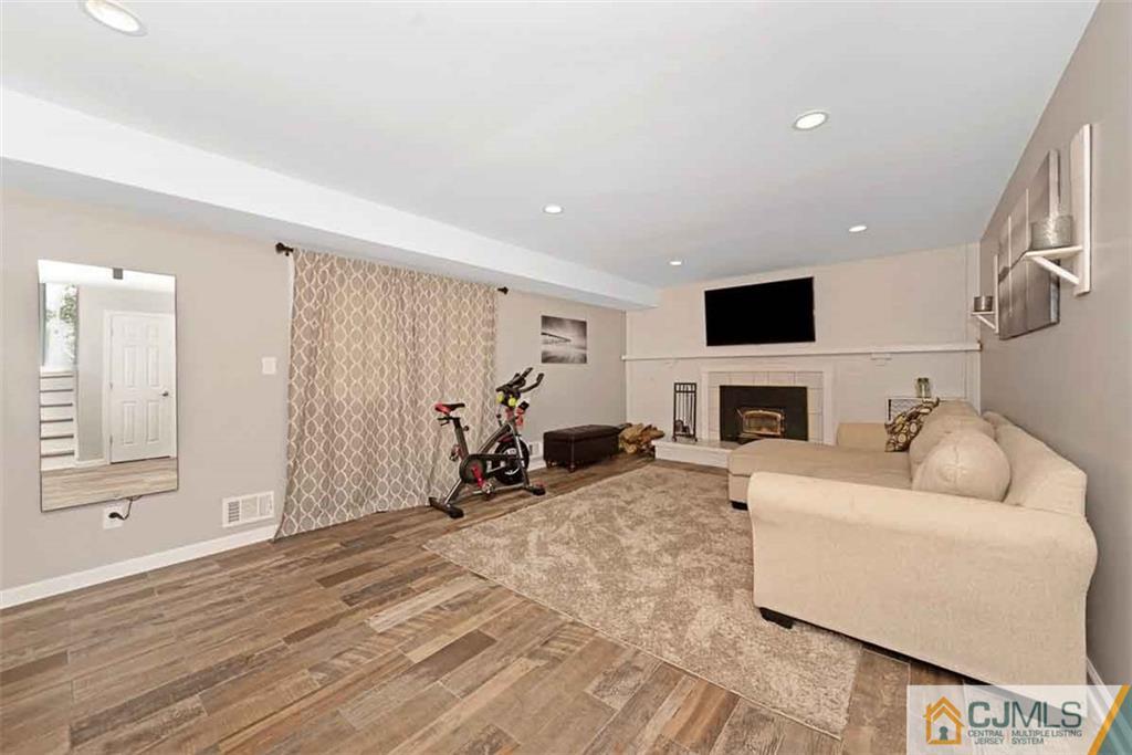 22 Nelson Street Middlesex, NJ 08846 - Photo 17 of 24