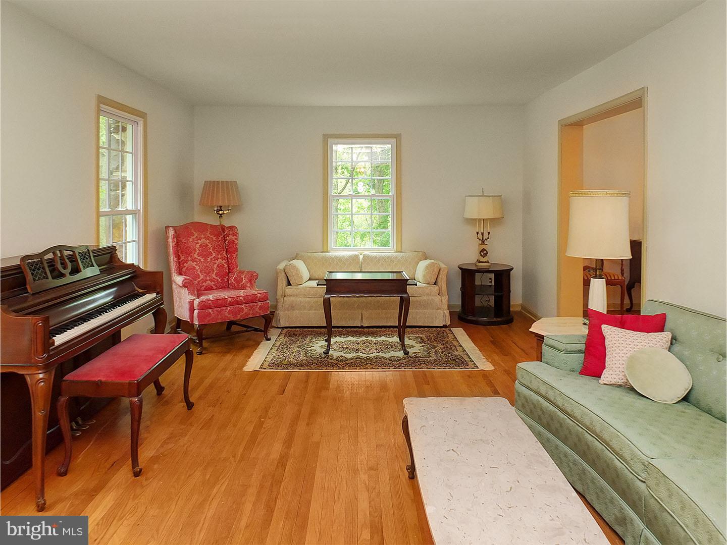 34 James Thomas Road Malvern, PA 19355 - Photo 3 of 19 Gallery Image 3