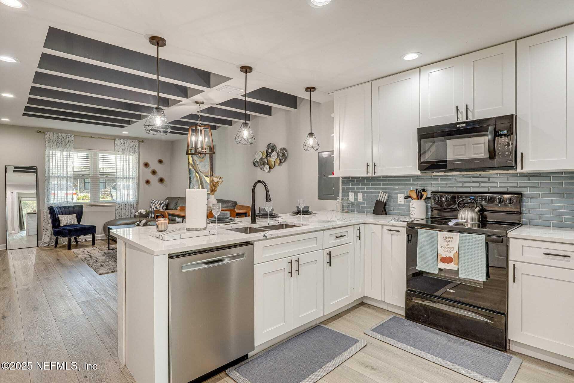 8 Ponte Vedra Court, Unit C Ponte Vedra Beach, FL 32082 - Photo 8 of 18 1000010617