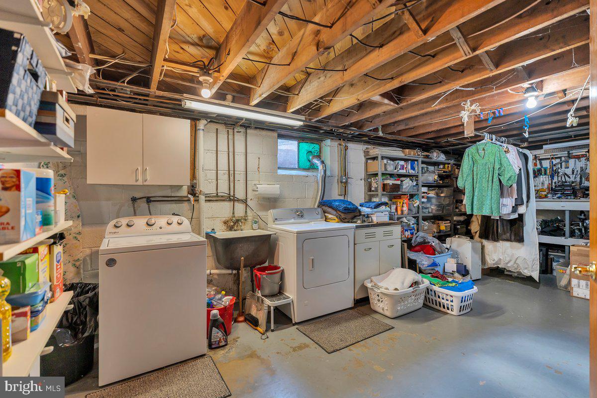 68 Riverside Avenue Roebling, NJ 08554 - Photo 19 of 33 a utility room with dryer and washer