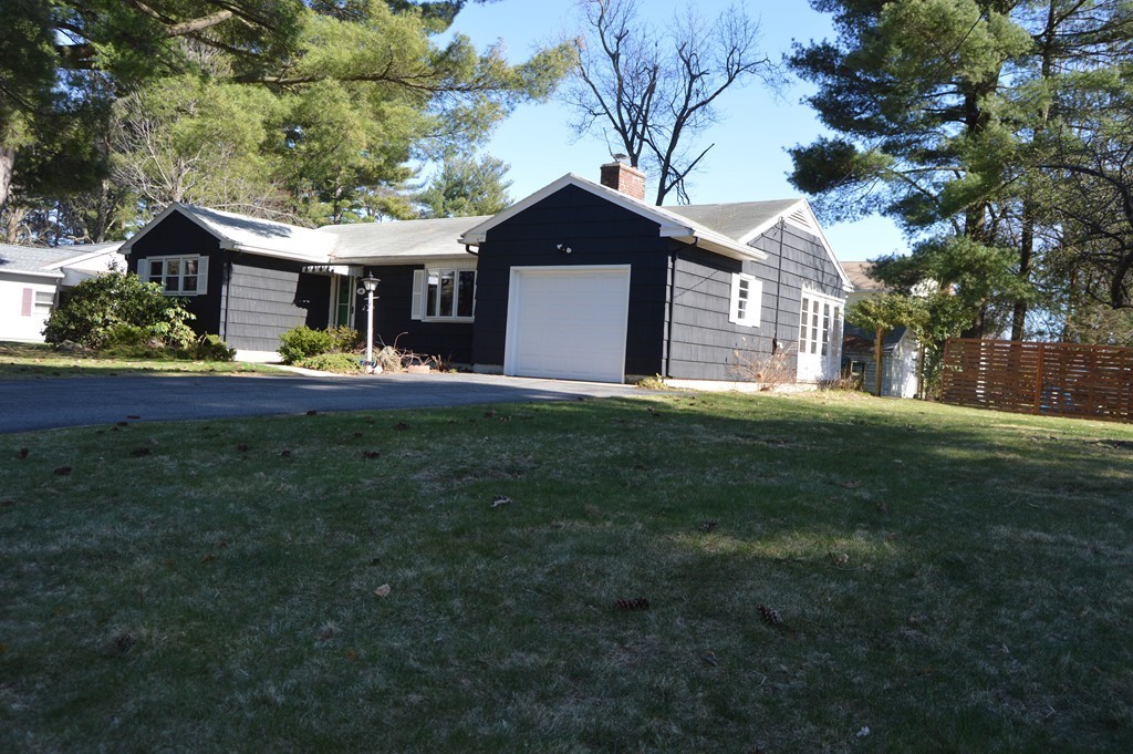 89 Mary Coburn Road Springfield, MA 01129 - Photo 2 of 22