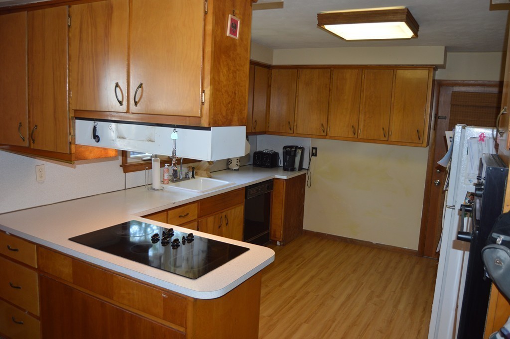 89 Mary Coburn Road Springfield, MA 01129 - Photo 8 of 22