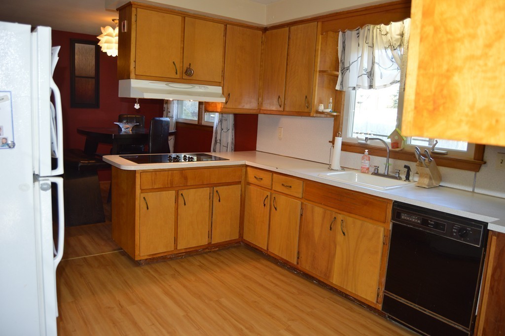 89 Mary Coburn Road Springfield, MA 01129 - Photo 9 of 22