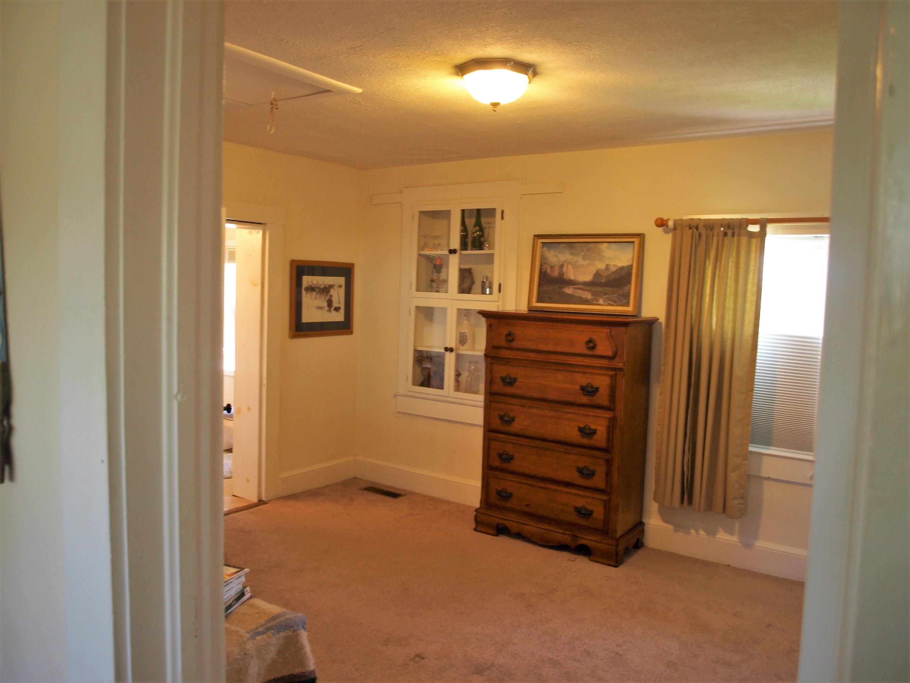 379 Culver Road Limestone, TN 37681 - Photo 4 of 25 002BR 2 with built in
