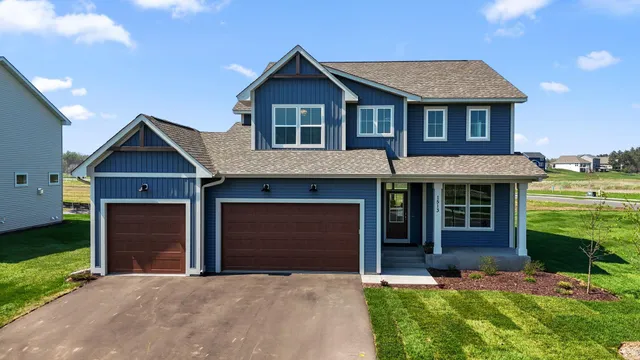 $674,900 | 1513 Creekwood Drive, New Richmond, WI 54017