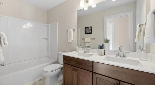 $674,900 | 1513 Creekwood Drive, New Richmond, WI 54017