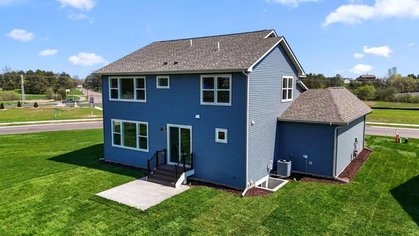 $674,900 | 1513 Creekwood Drive, New Richmond, WI 54017