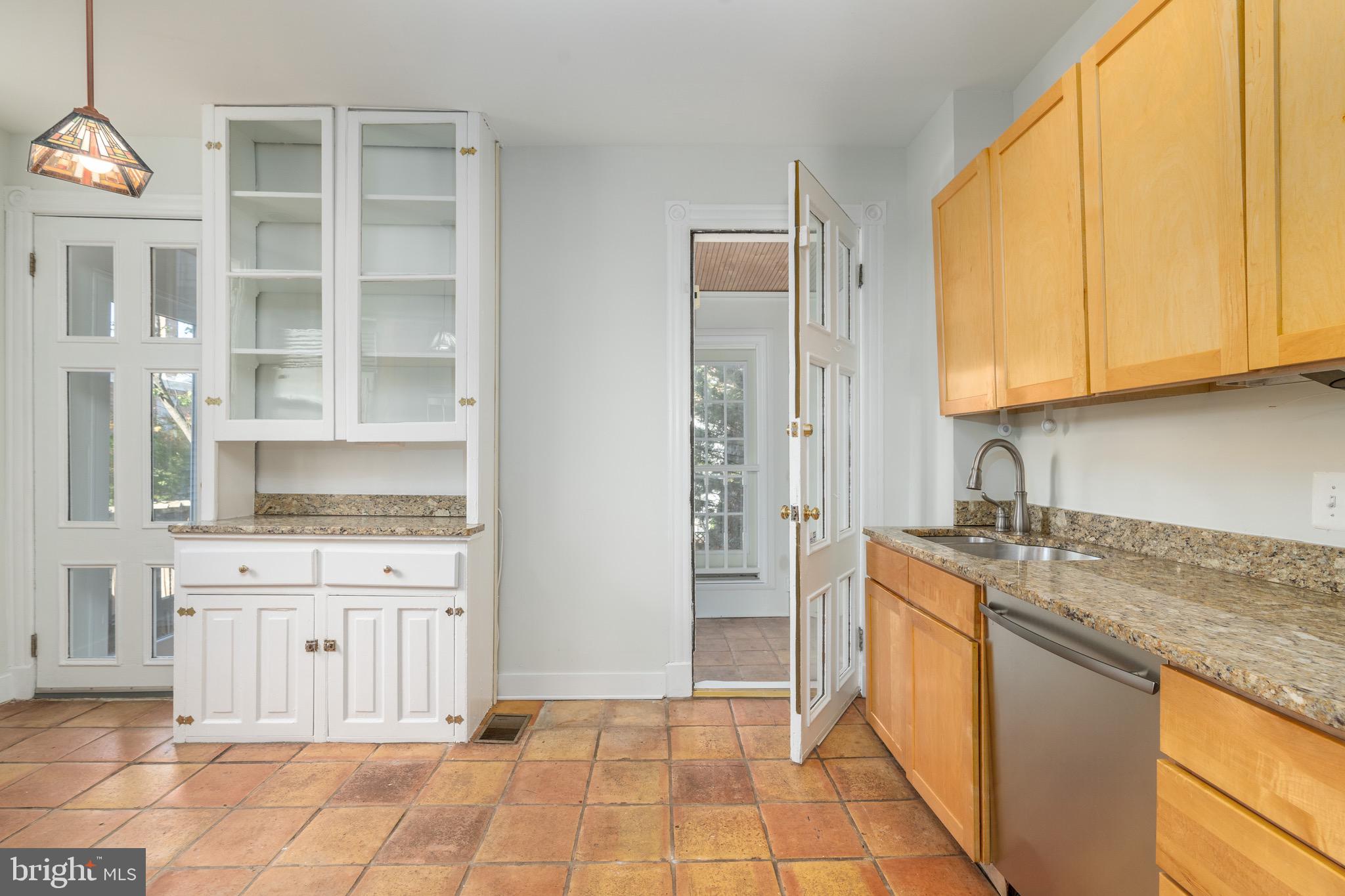 3317 R Street Northwest Washington, DC 20007 - Photo 14 of 48 Kitchen