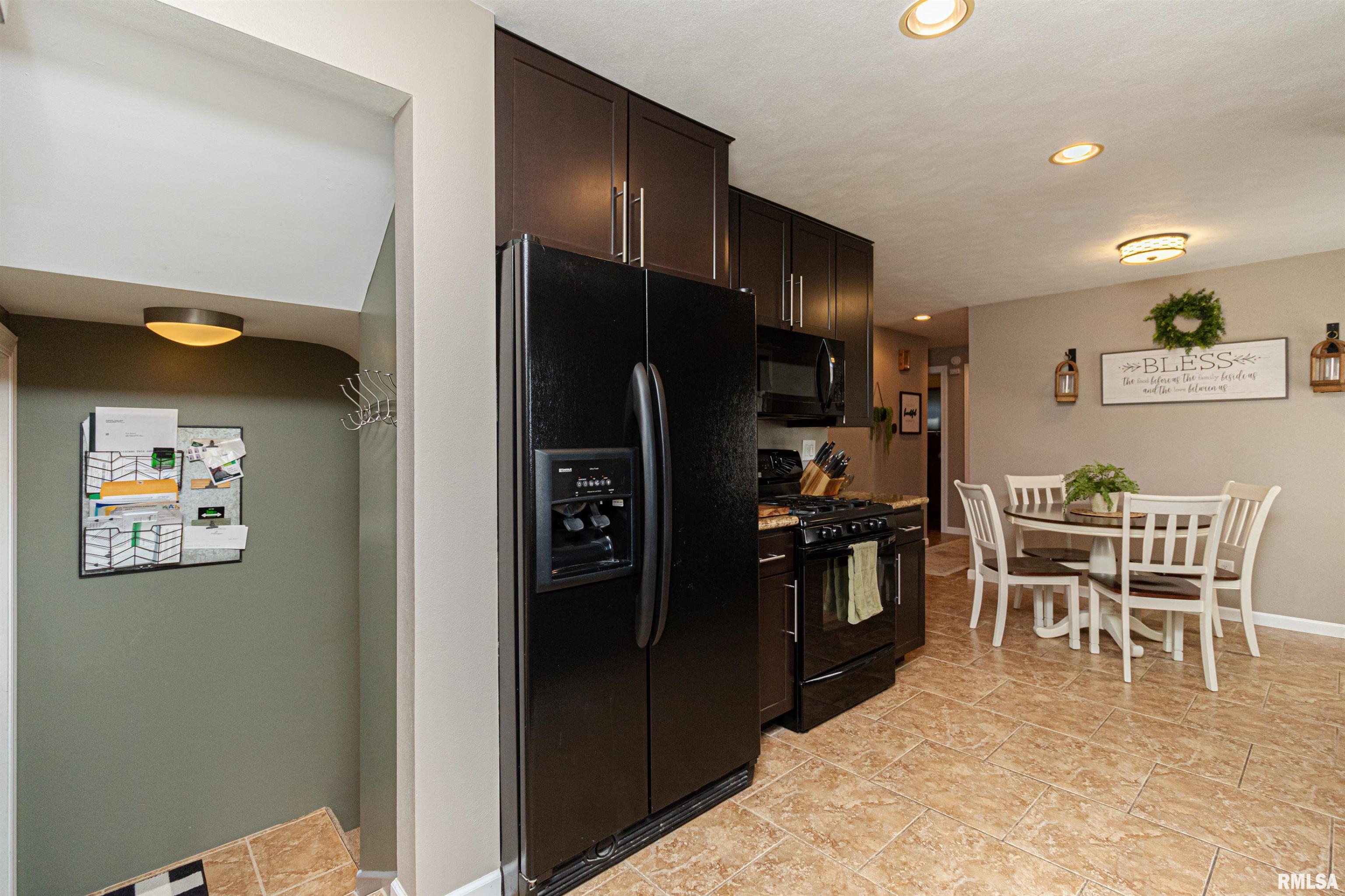 114 Field Grove Road East Peoria, IL 61611 - Photo 11 of 50 Gallery Image 11