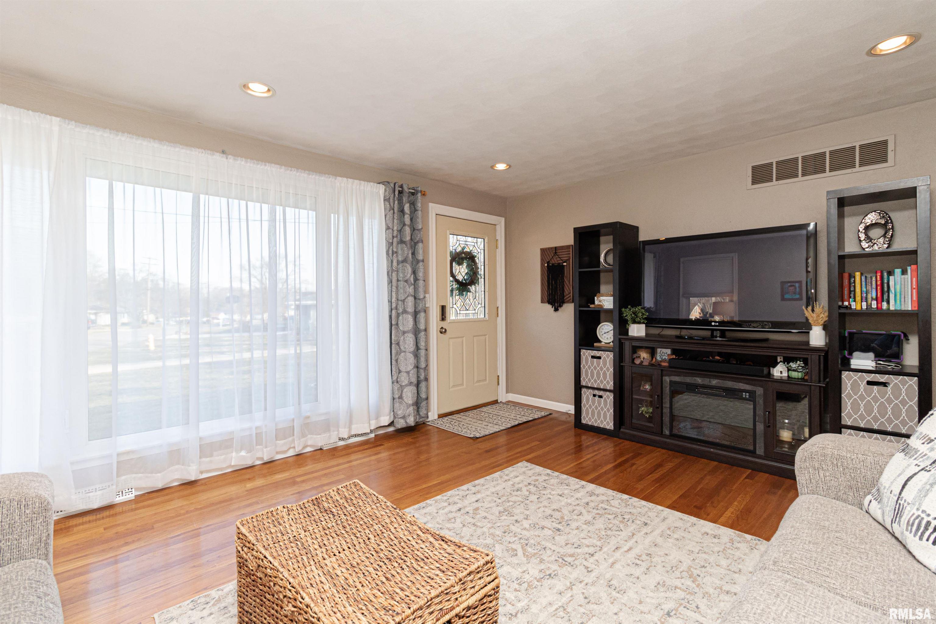 114 Field Grove Road East Peoria, IL 61611 - Photo 5 of 50 Gallery Image 5
