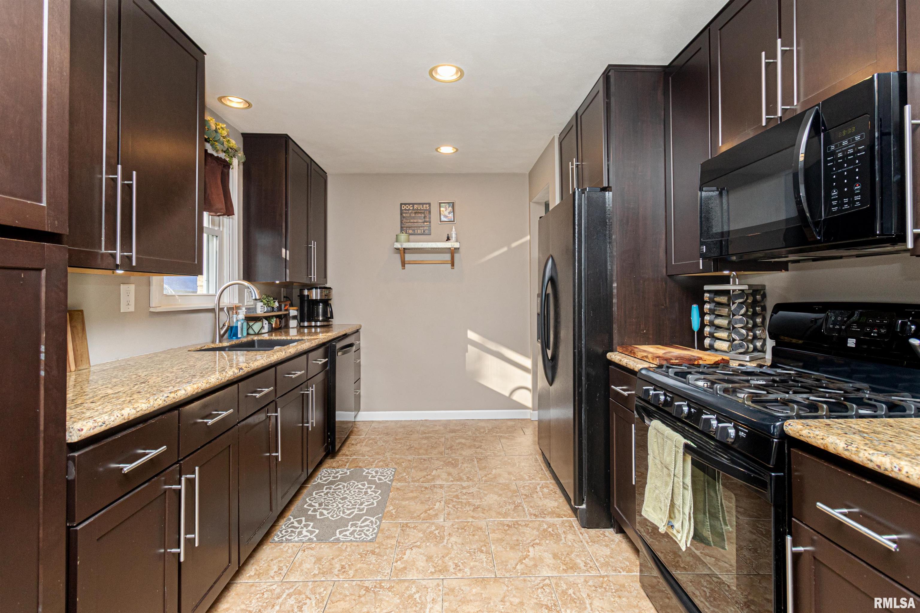 114 Field Grove Road East Peoria, IL 61611 - Photo 9 of 50 Gallery Image 9