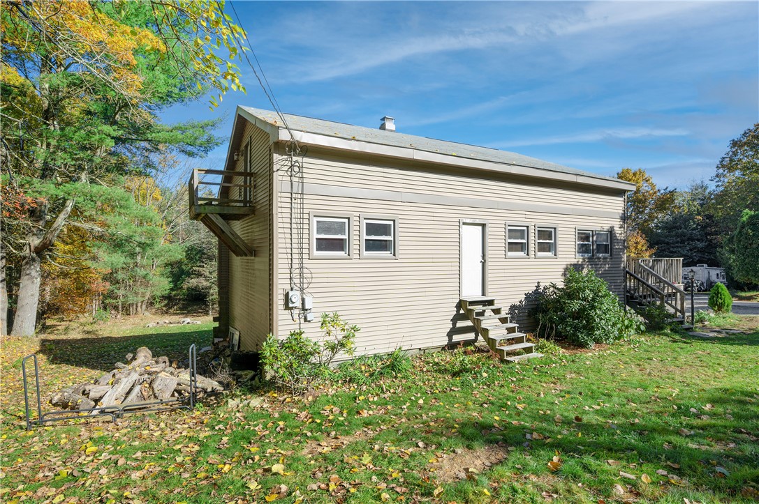 371 Mattity Road North Smithfield, RI 02896 - Photo 5 of 28