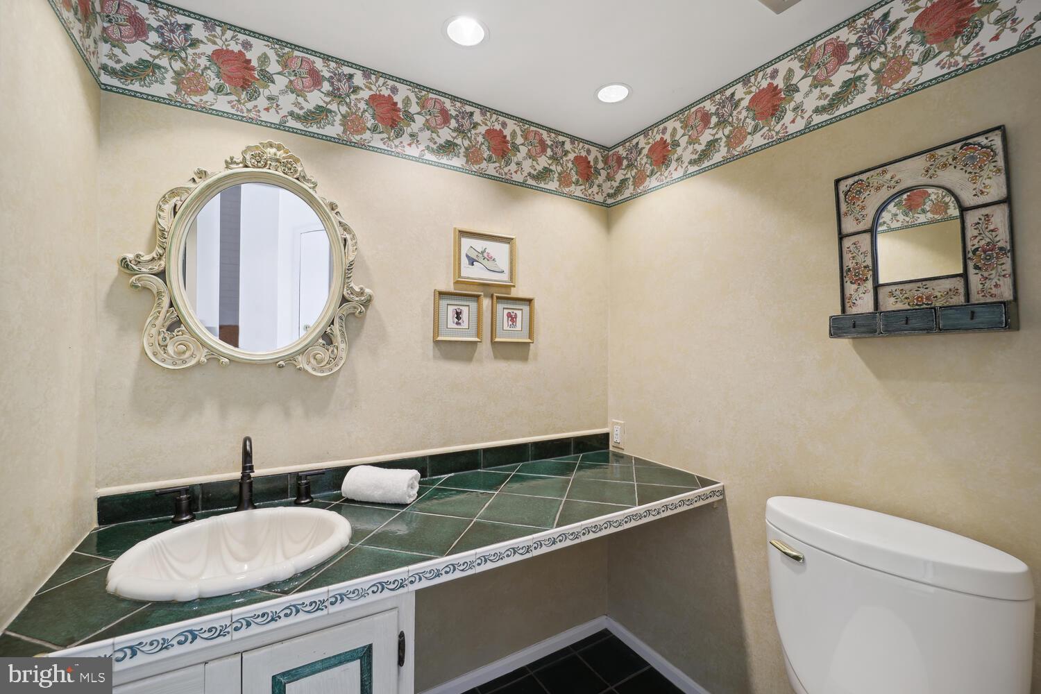 10959 Deborah Drive Potomac, MD 20854 - Photo 13 of 30 Powder Room