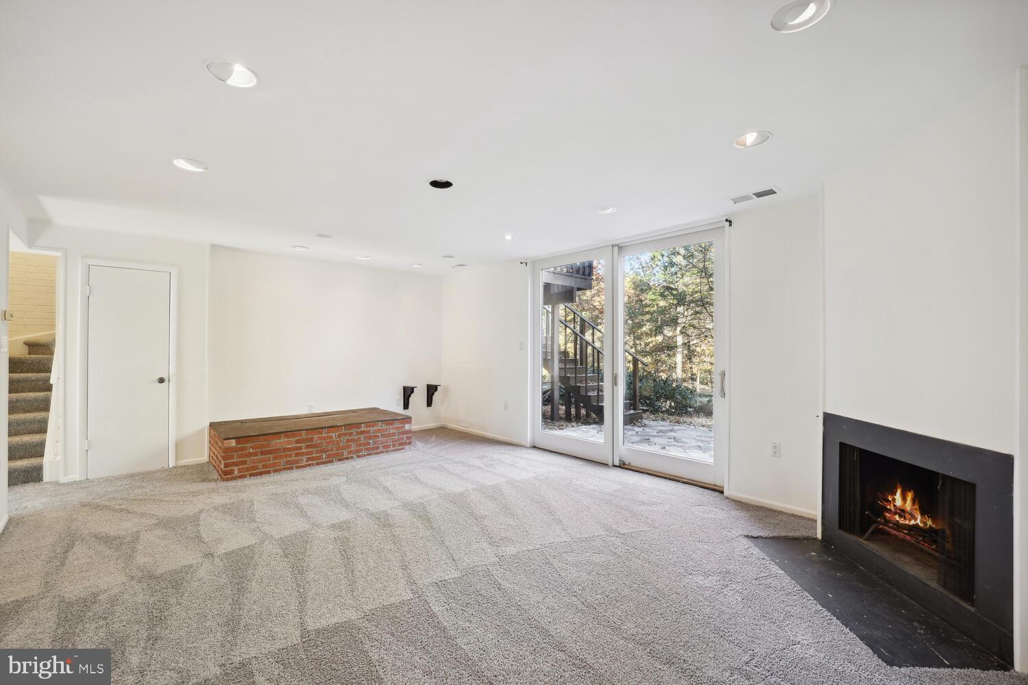 10959 Deborah Drive Potomac, MD 20854 - Photo 26 of 30 Convenient walkout to Patio