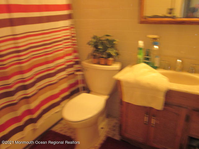 598 Wayside Road Neptune Township, NJ 07753 - Photo 7 of 16 598 Wayside Npt 003