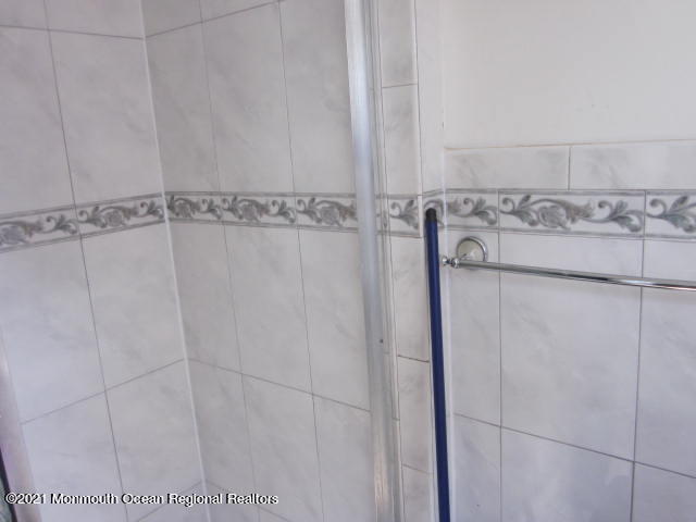 598 Wayside Road Neptune Township, NJ 07753 - Photo 9 of 16 598 Wayside Npt 004