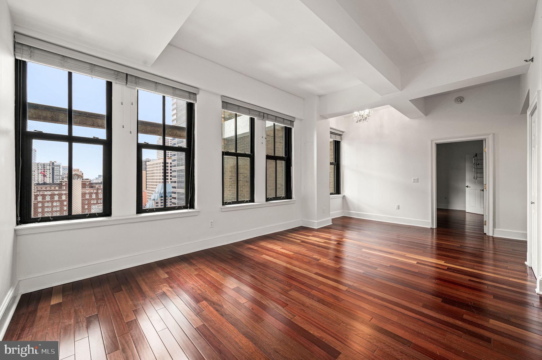 1500 Chestnut Street, Unit 18I Philadelphia, PA 19102 - Photo 3 of 18