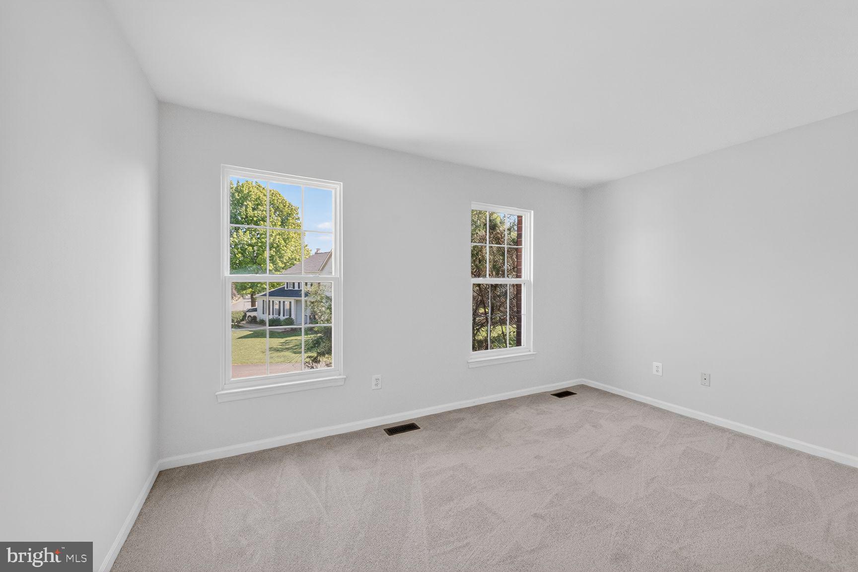 2339 Colts Brook Drive Reston, VA 20191 - Photo 37 of 51 an empty room with windows