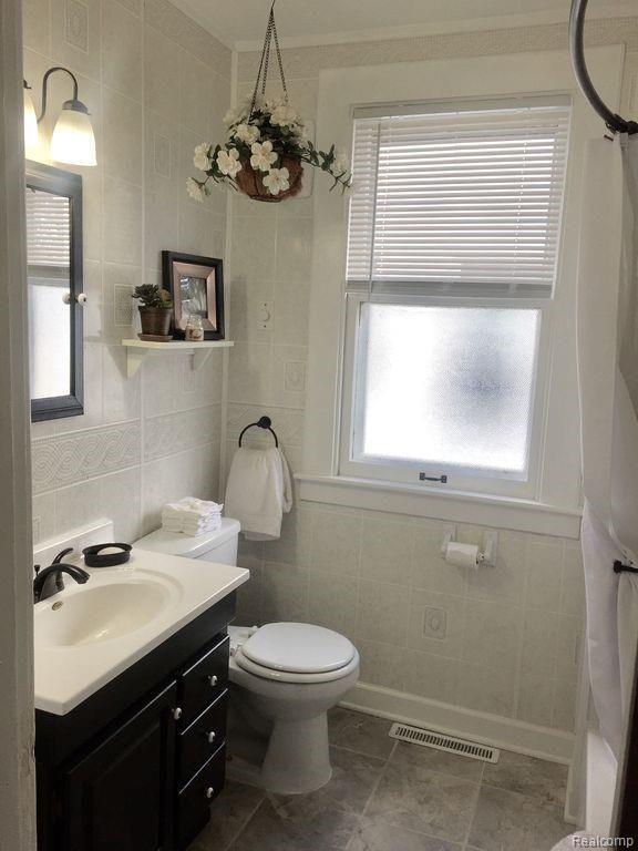 7036 Orchard Avenue Warren, MI 48091 - Photo 16 of 26