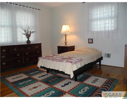 426 Wheeler Road North Brunswick, NJ 08902 - Photo 14 of 18 Gallery Image 14