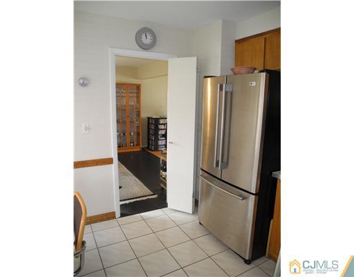 426 Wheeler Road North Brunswick, NJ 08902 - Photo 8 of 18 Gallery Image 8
