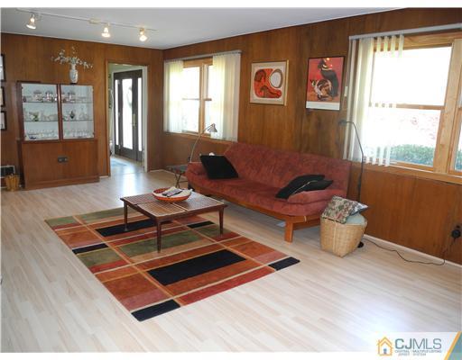 426 Wheeler Road North Brunswick, NJ 08902 - Photo 10 of 18 Gallery Image 10