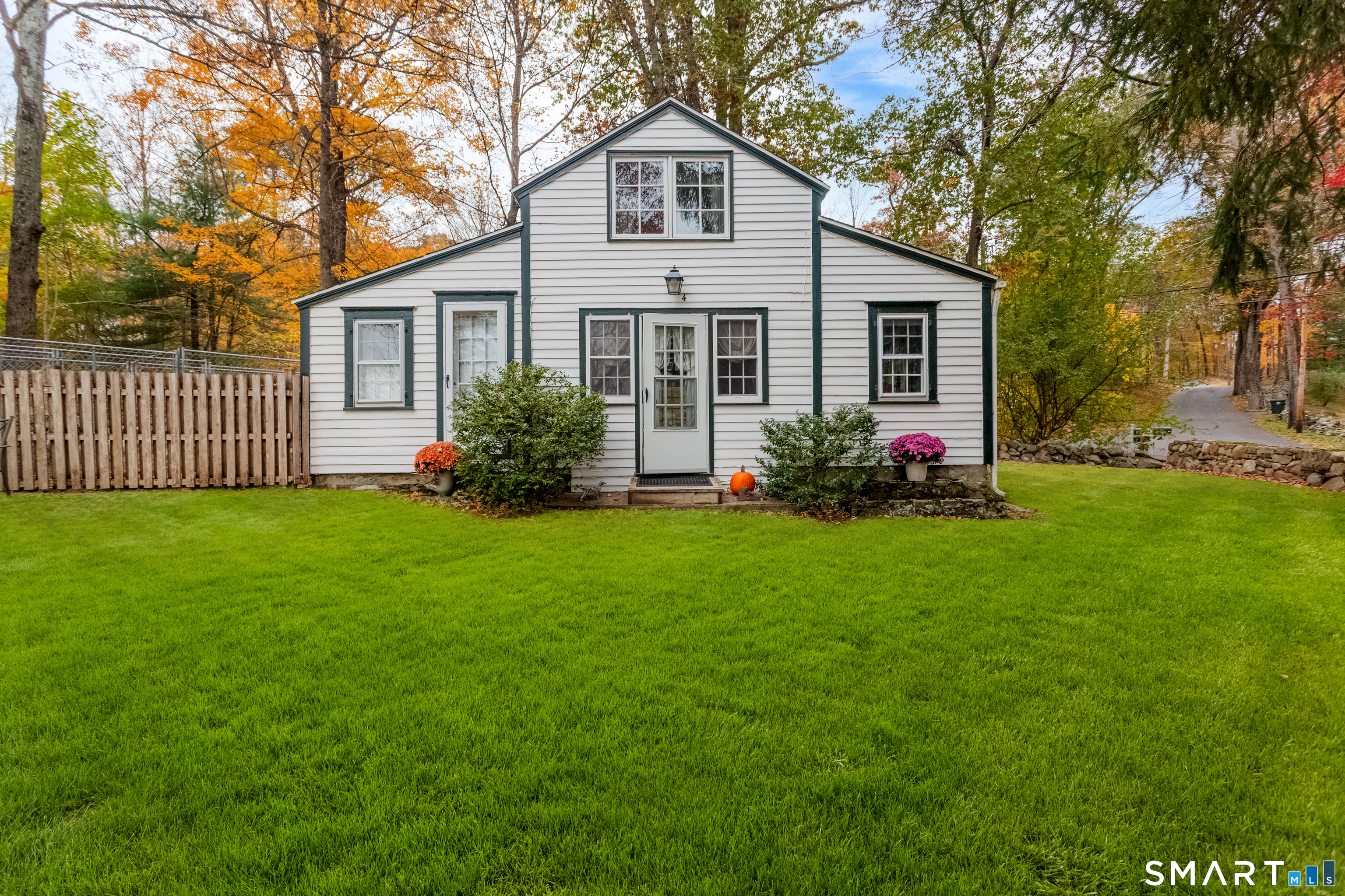 2 Old Weston Road Weston, CT 06883 - Photo 17 of 40