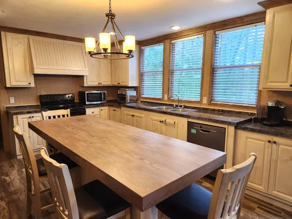 $395,000 | 300 Whisperway Road, Moneta, VA 24121