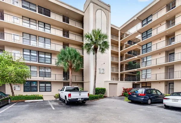$2,600 | 12 Royal Palm Way, Unit 501, Boca Raton, FL 33432