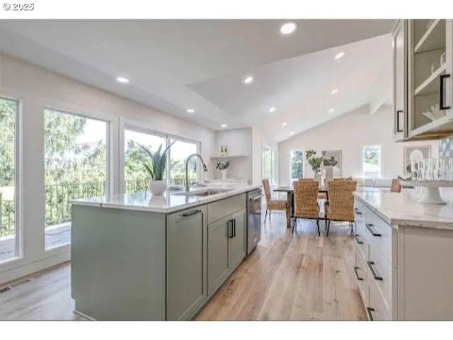 $779,995 | 3175 Glen Creek Road Northwest, Salem, OR 97304