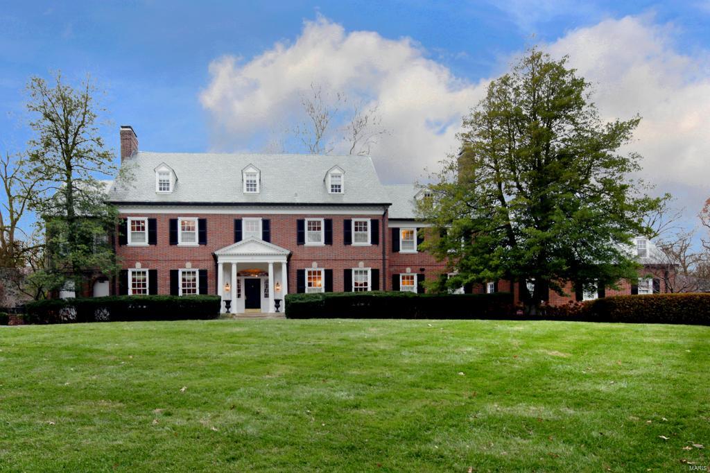 4 Dromara Road Ladue, MO 63124 - Photo 1 of 37