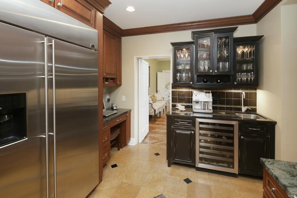 4 Dromara Road Ladue, MO 63124 - Photo 13 of 37