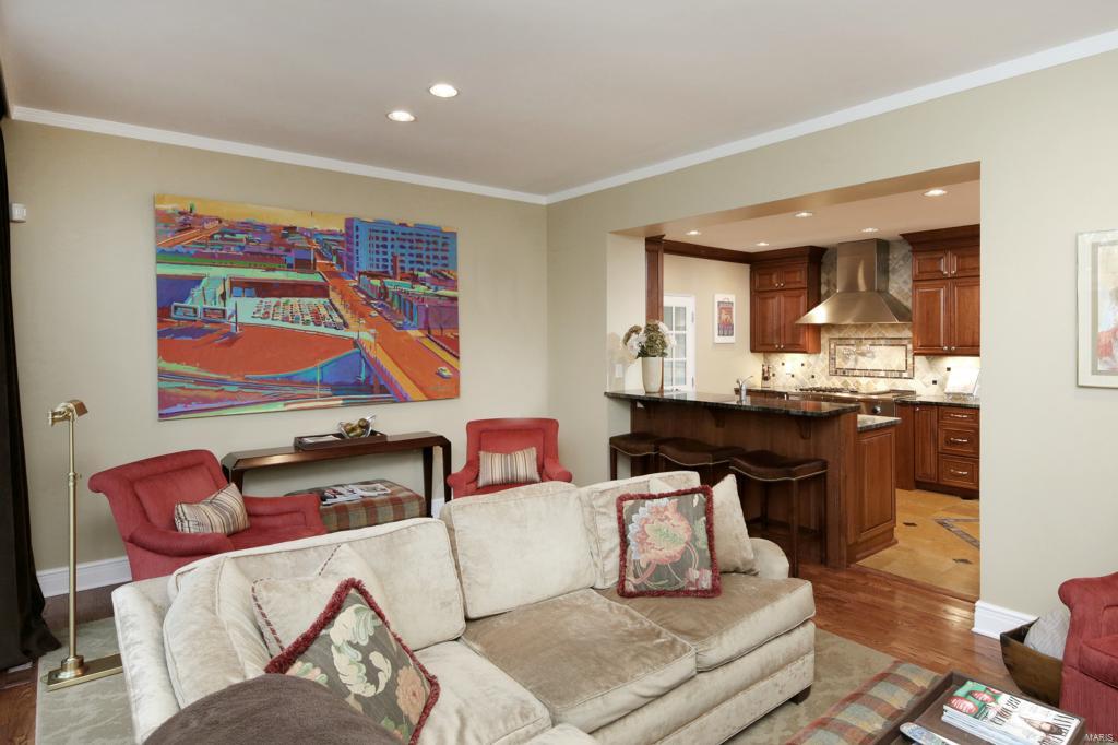 4 Dromara Road Ladue, MO 63124 - Photo 17 of 37