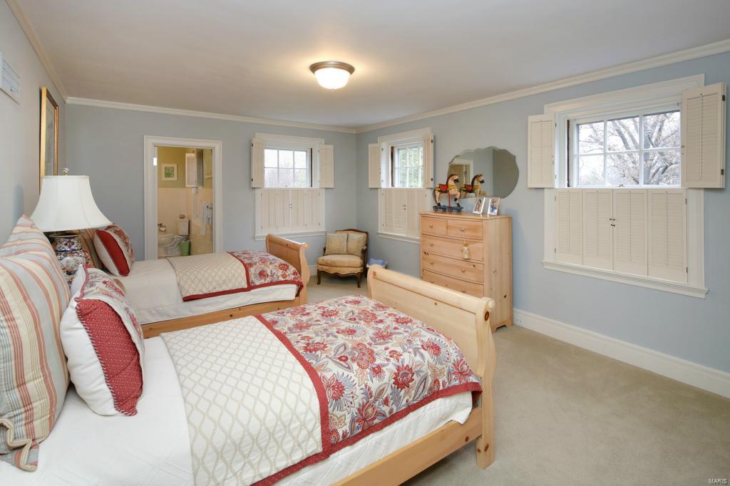 4 Dromara Road Ladue, MO 63124 - Photo 22 of 37