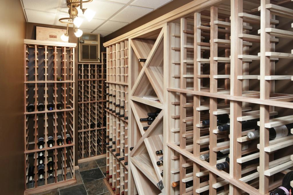 4 Dromara Road Ladue, MO 63124 - Photo 26 of 37