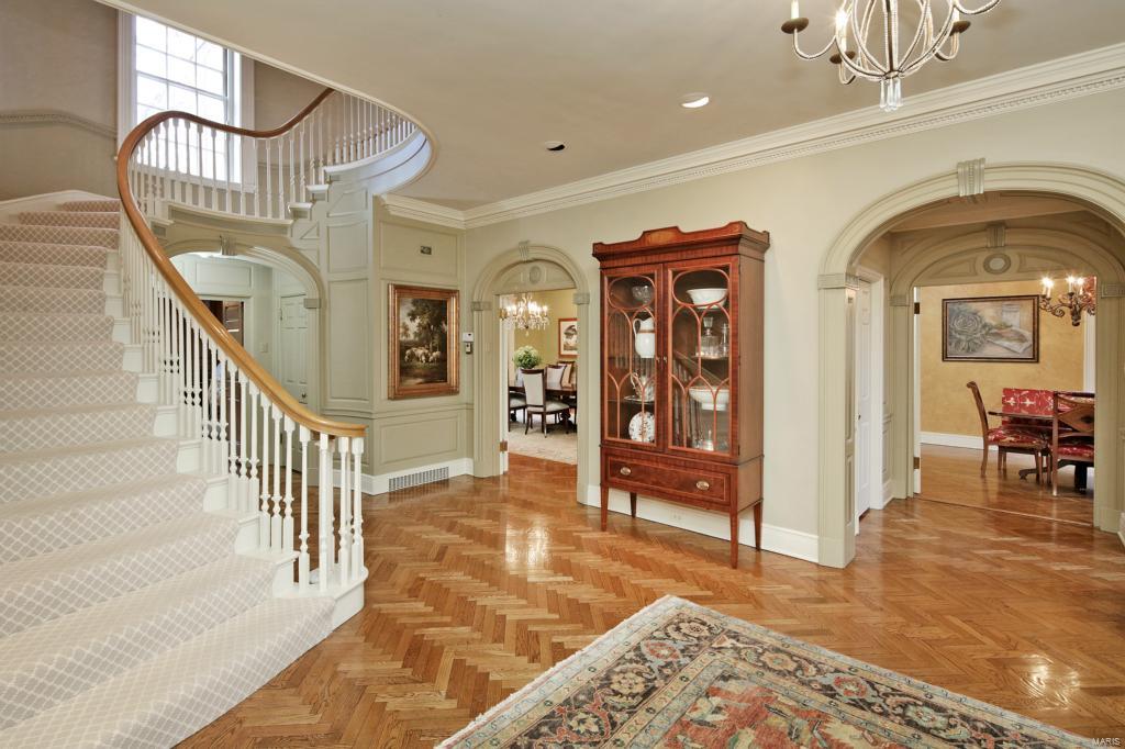 4 Dromara Road Ladue, MO 63124 - Photo 4 of 37