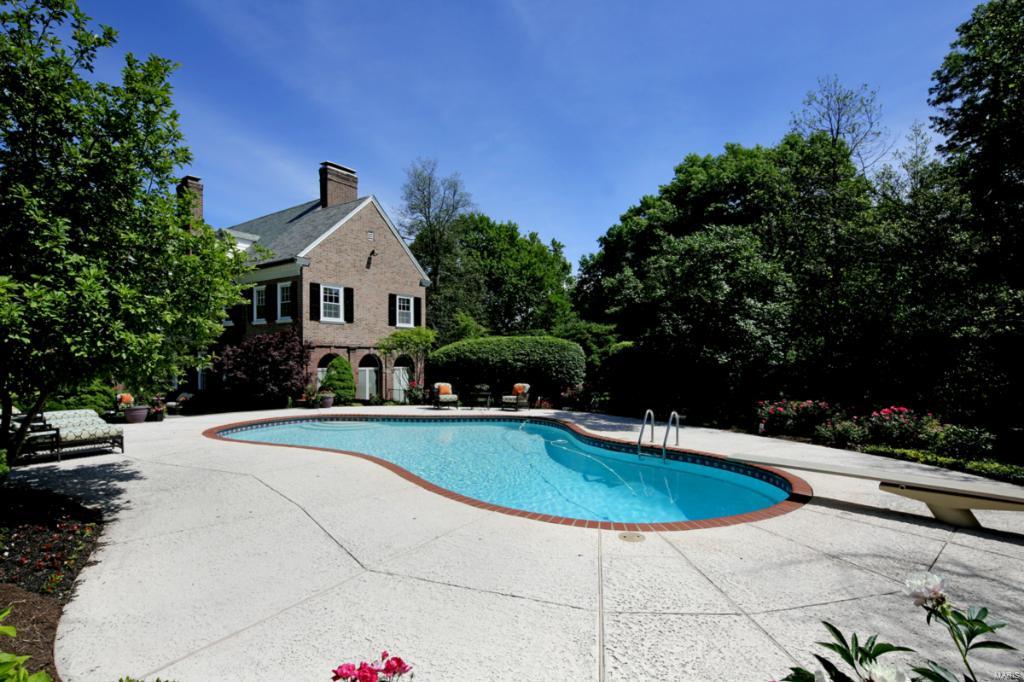 4 Dromara Road Ladue, MO 63124 - Photo 32 of 37