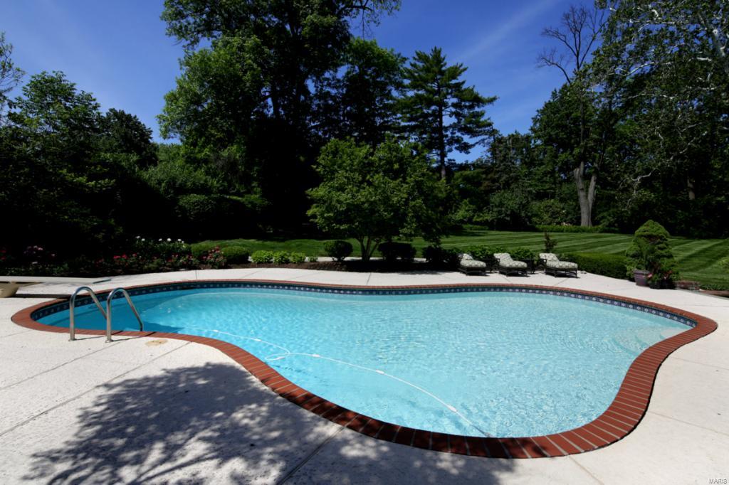 4 Dromara Road Ladue, MO 63124 - Photo 33 of 37