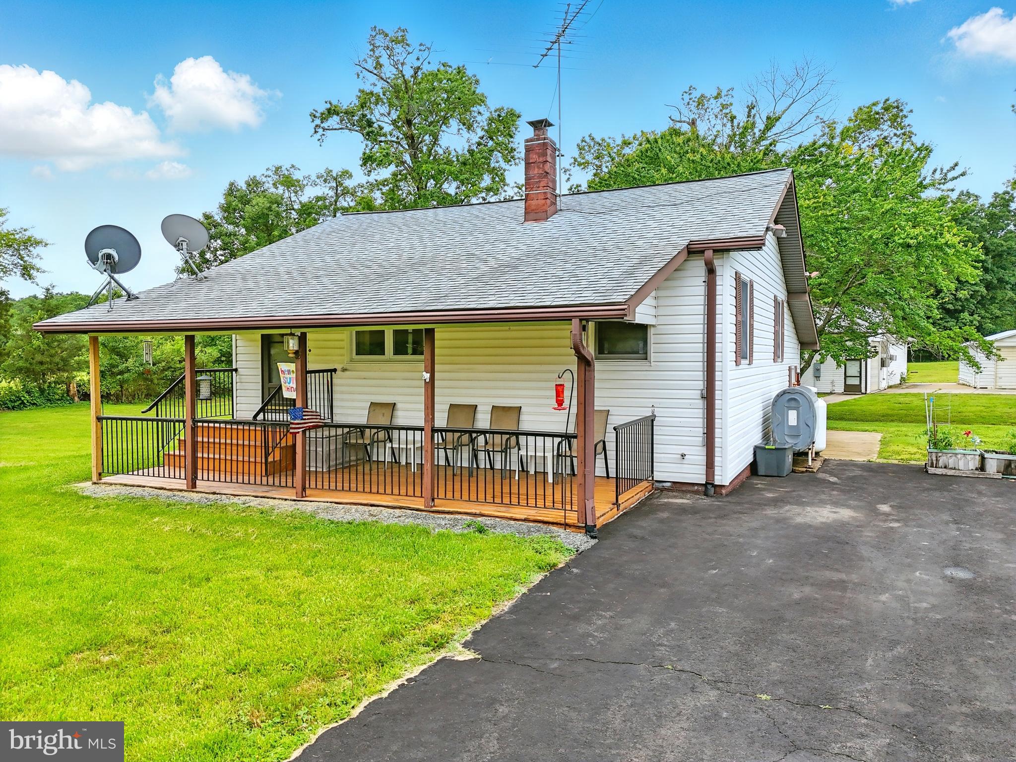 8534 Burwell Road Catlett, VA 20119 - Photo 6 of 46 Gallery Image 6