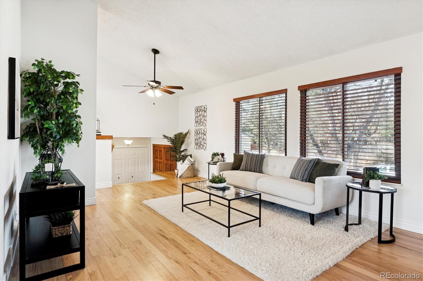 3752 South Helena Way Aurora, CO 80013 - Photo 3 of 50