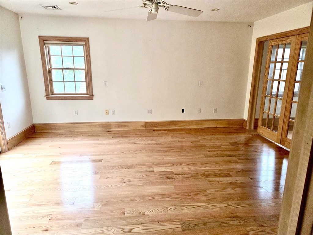 289 Sterling Road Lancaster, MA 01523 - Photo 23 of 39